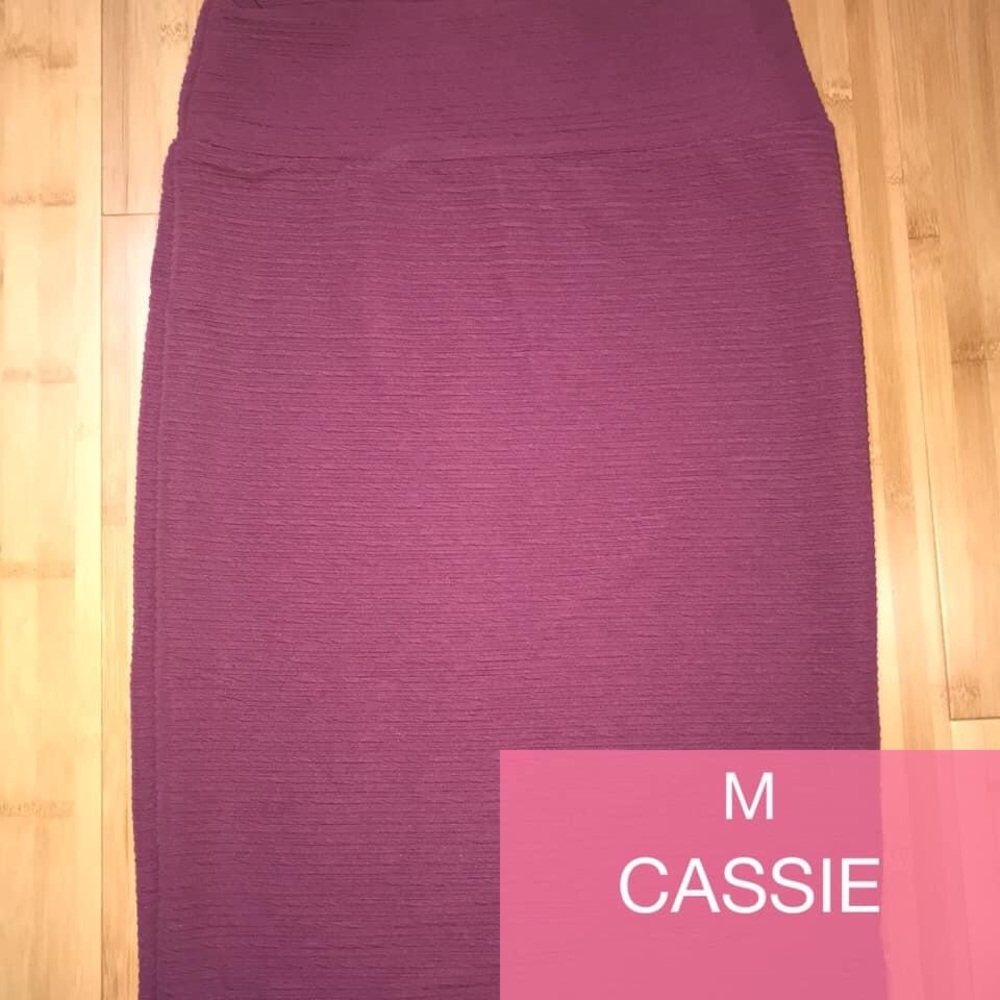 NWT Lularoe Maroon Cassie Skirt Sz. M
